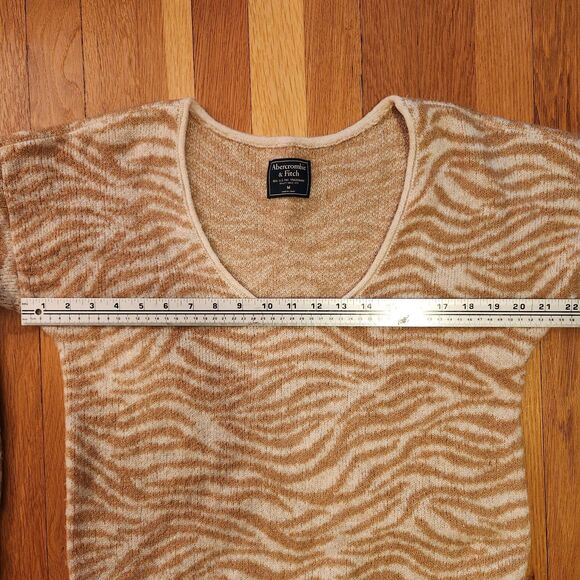 Abercrombie & Fitch Scoop Neck Zebra Print Sweater, Camel & Cream Cozy Knit Sz M - Picture 9 of 10